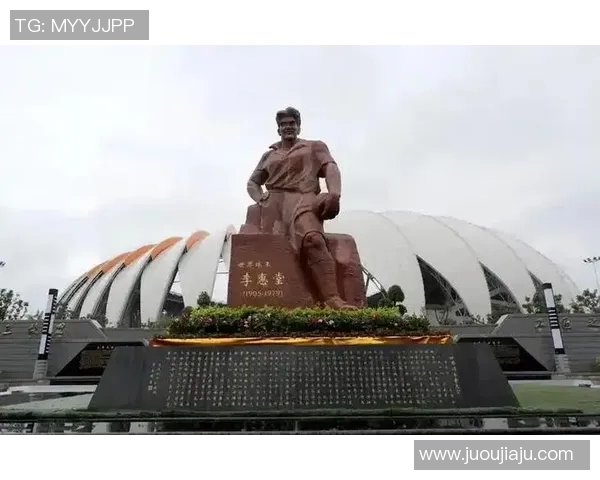 足球传奇李惠堂的辉煌瞬间与精彩瞬间回顾