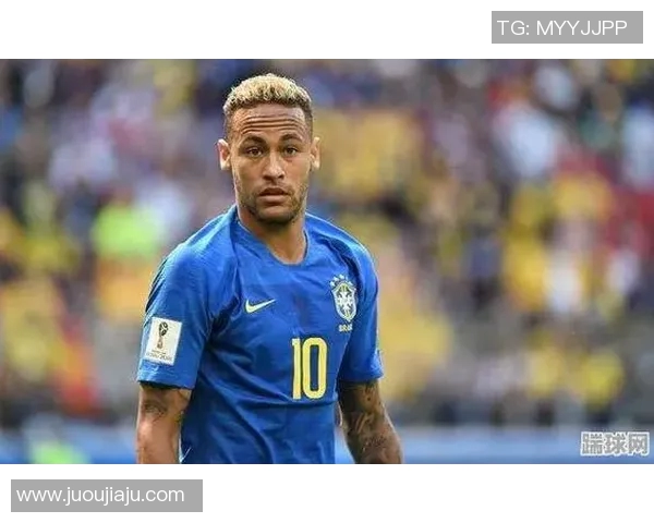 足球明星个人照片欣赏展现他们独特魅力与风采的精彩瞬间