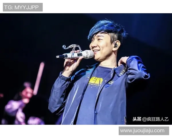 足球明星倾情演唱的动人歌曲盘点与背后的故事分享