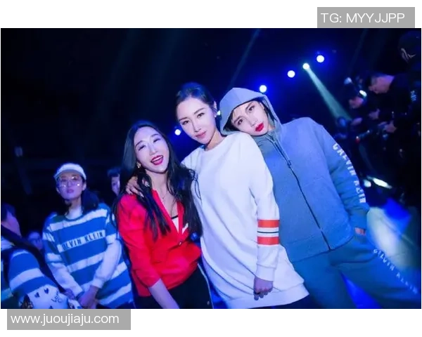 足球明星携手LV打造奢华包装引领时尚潮流新风尚