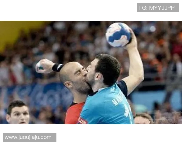 足球明星搞笑瞬间大揭秘孩子们的反应让人捧腹大笑