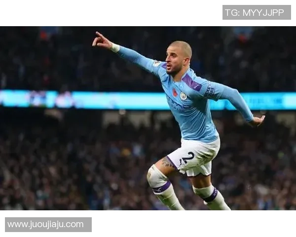 足球明星晃头视频精彩瞬间回顾让你领略足球技艺的魅力与风采 足球明星晃头视频精彩瞬间回顾让你领略足球技艺的魅力与风采