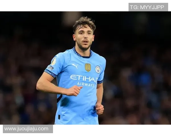 足球明星比赛时的服装选择与时尚风格分析