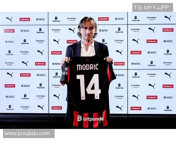 足球明星球衣上的名字全解析探索他们背后的故事与传奇 足球明星球衣上的名字全解析探索他们背后的故事与传奇