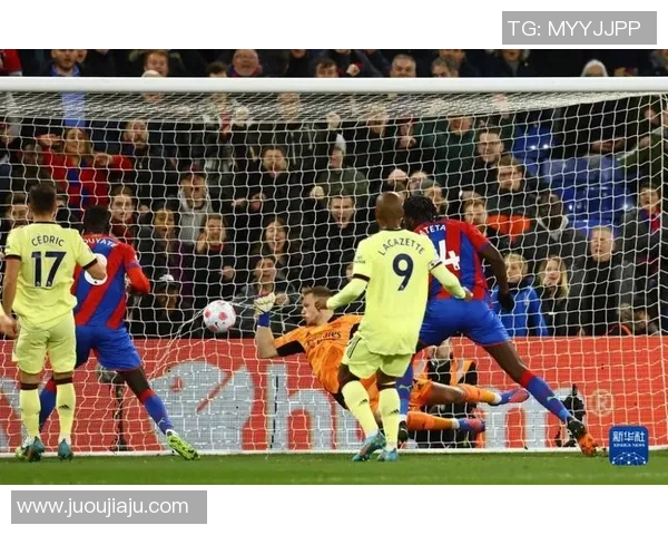 足球明星登场即遭对手重点盯防战术分析揭示背后原因