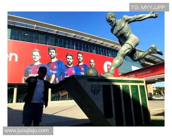 足球明星王朝的崛起与辉煌历程探秘及其对全球足球的影响