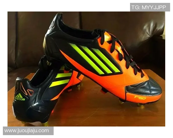 足球明星签名足球鞋的魅力与价值探秘让你了解明星背后的故事与品牌合作 足球明星签名足球鞋的魅力与价值探秘让你了解明星背后的故事与品牌合作