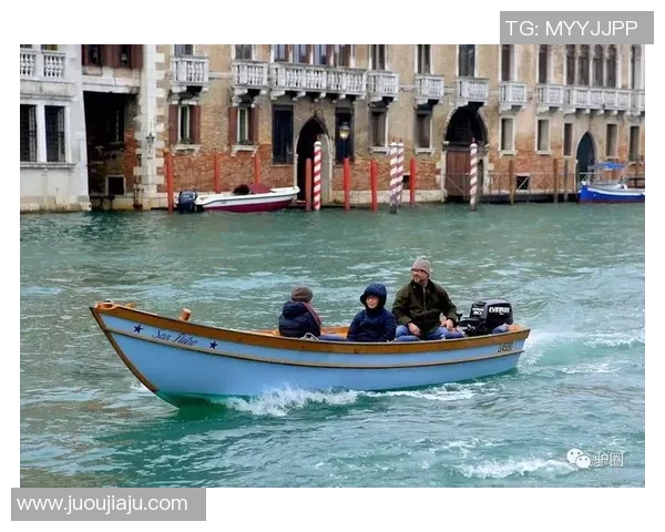 足球明星脚法惊艳瞬间解析技艺与创意的完美结合 足球明星脚法惊艳瞬间解析技艺与创意的完美结合